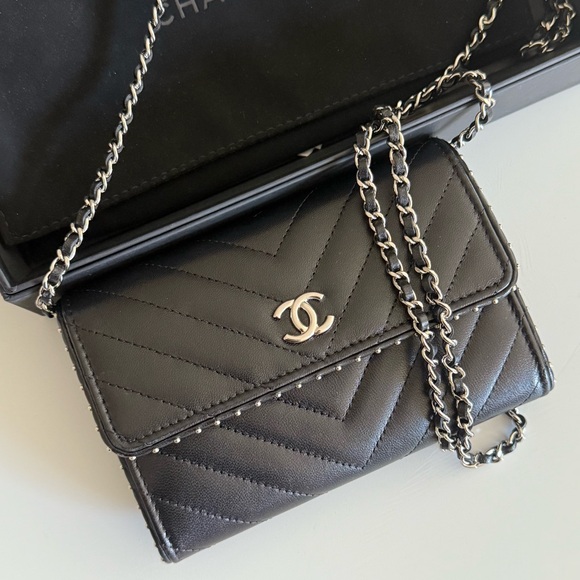 Rare Chanel wallet crossbody bag - Picture 1 of 15